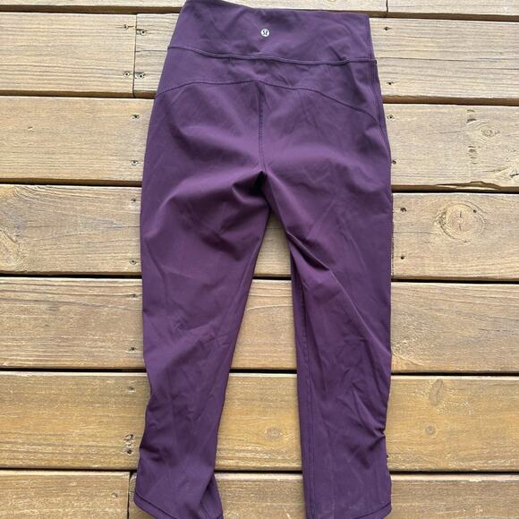 Lululemon Tied To It Crop 21" Black Cherry Leggings - Picture 4 of 5